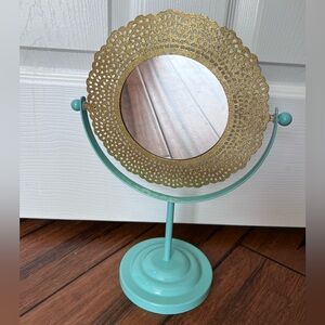 Table top mirror